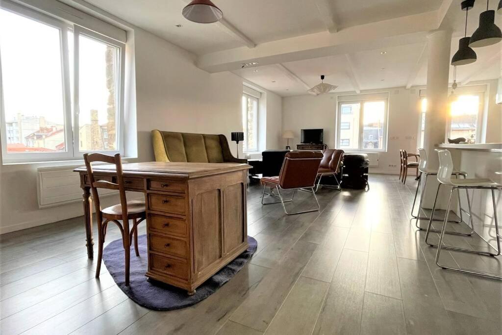 Superbe Loft 100M2 Proche Cathedrale Avec Parking Apartman Reims Kültér fotó